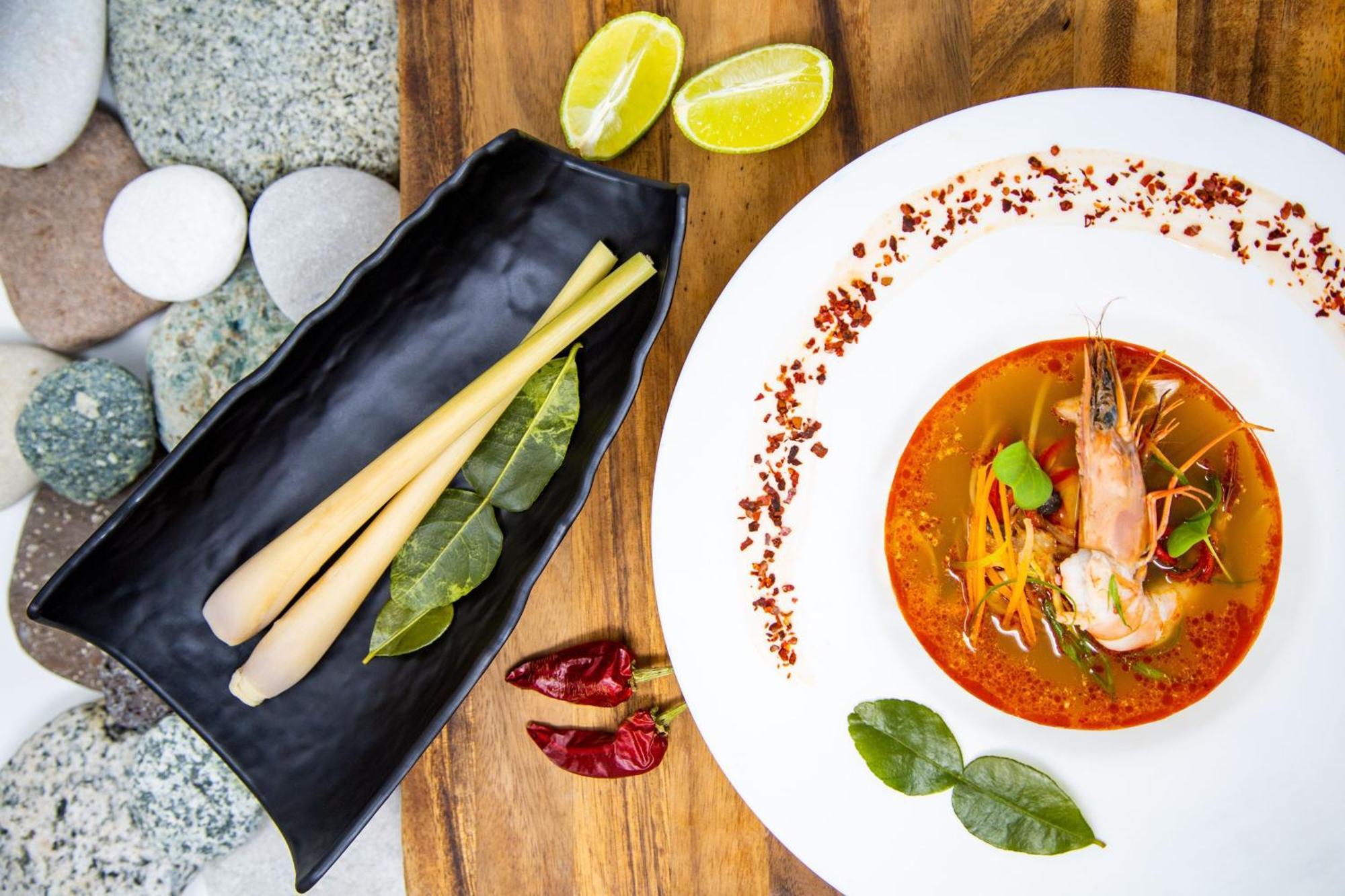 Sheraton Batumi Hotel Bagian luar foto Tom yum kung