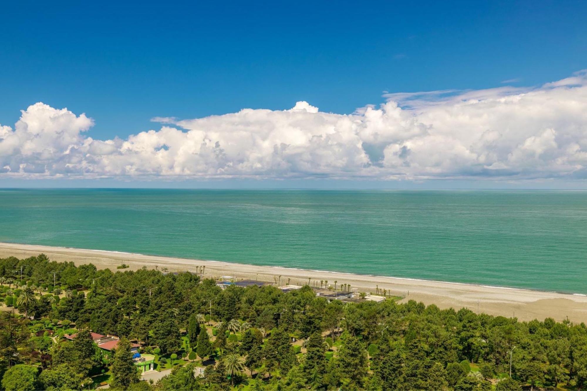 Sheraton Batumi Hotel Bagian luar foto View of the Atlantic Ocean from the observation tower