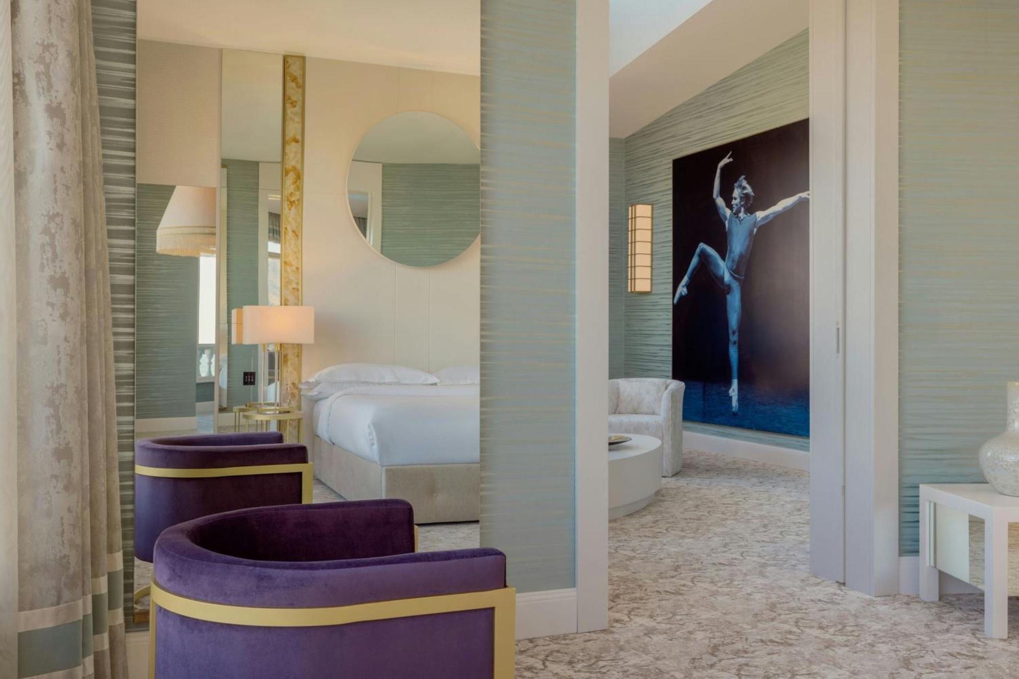 Sheraton Batumi Hotel Bagian luar foto A suite at the Mandarin Oriental