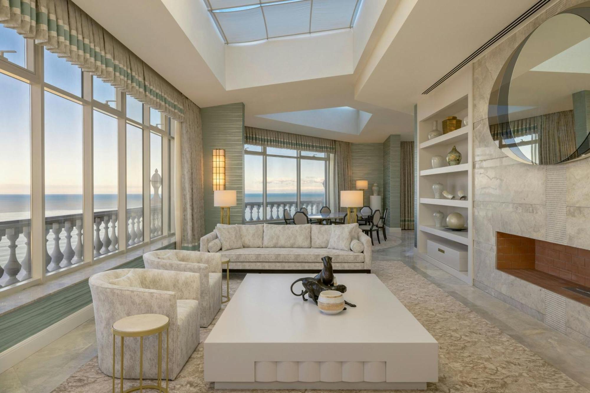 Sheraton Batumi Hotel Bagian luar foto Interior of a penthouse