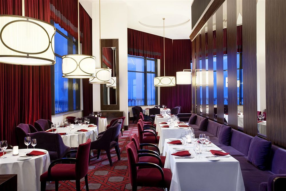 Sheraton Batumi Hotel Bagian luar foto The restaurant