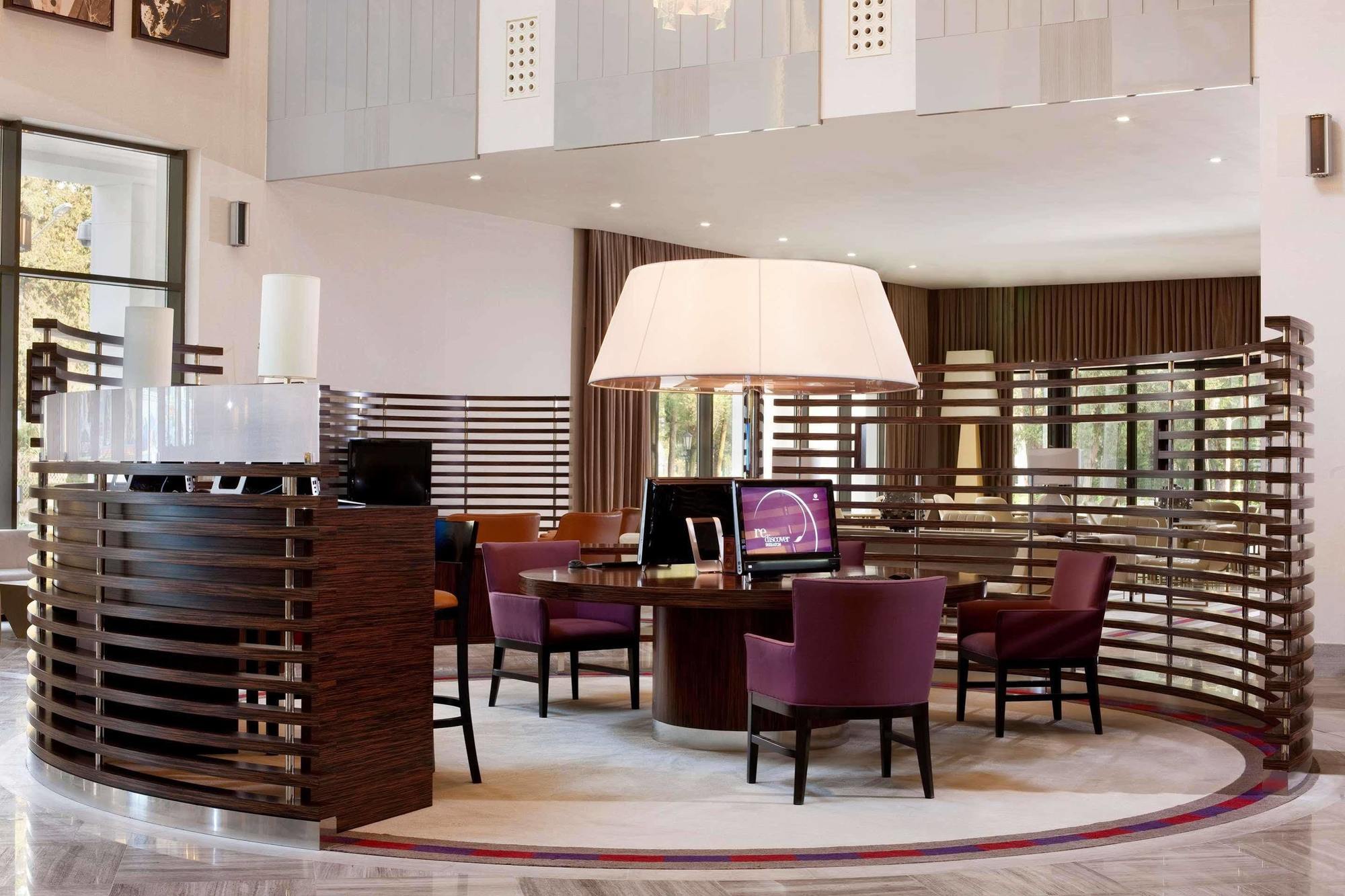 Sheraton Batumi Hotel Bagian luar foto The library